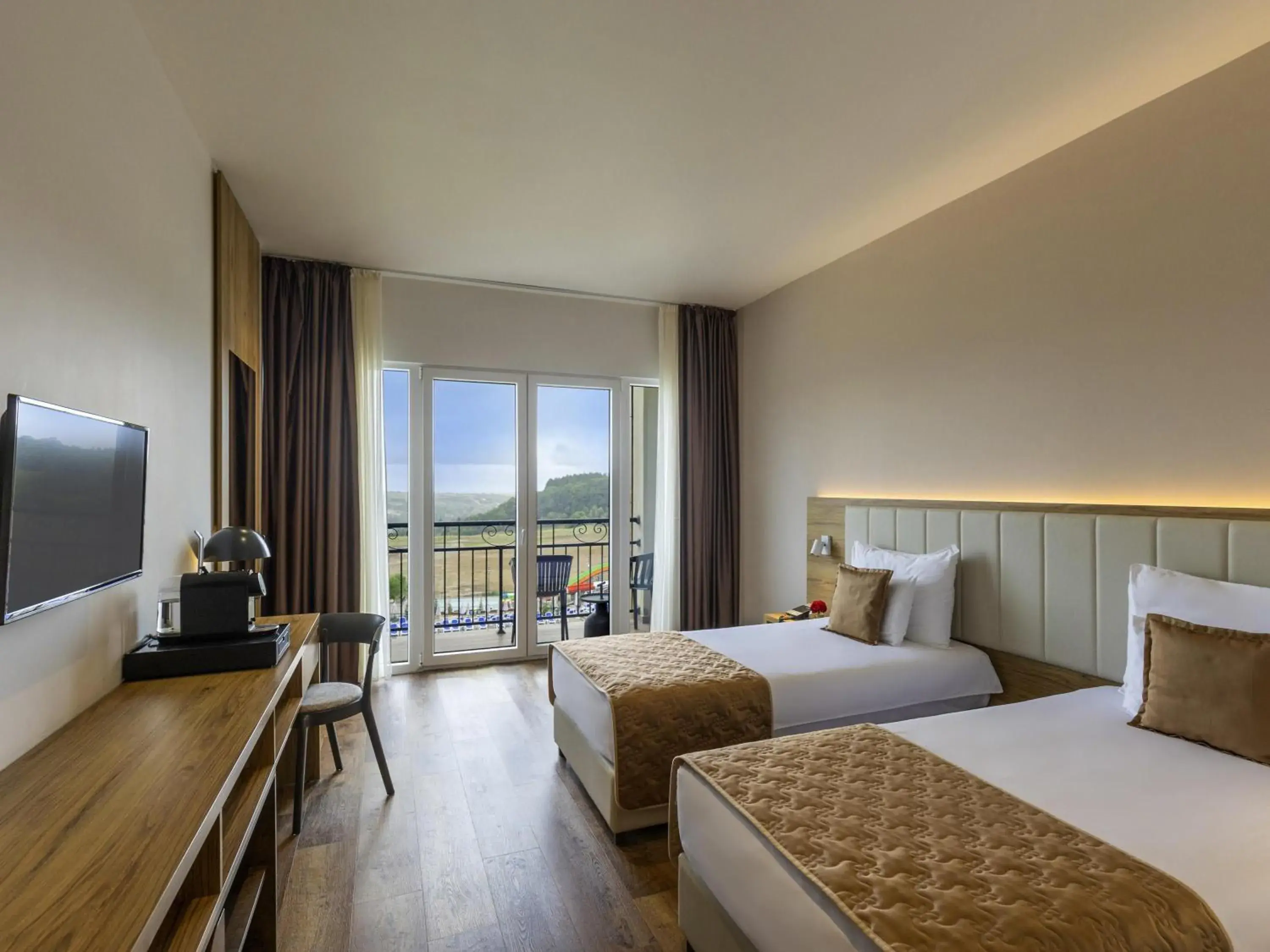 Superior Room with Two Single Beds and Balcony - single occupancy in Movenpick Resort and Spa Fruske Terme Superior Room with Two Single Beds and Balcony - single occupancy in Movenpick Resort and Spa Fruske Terme