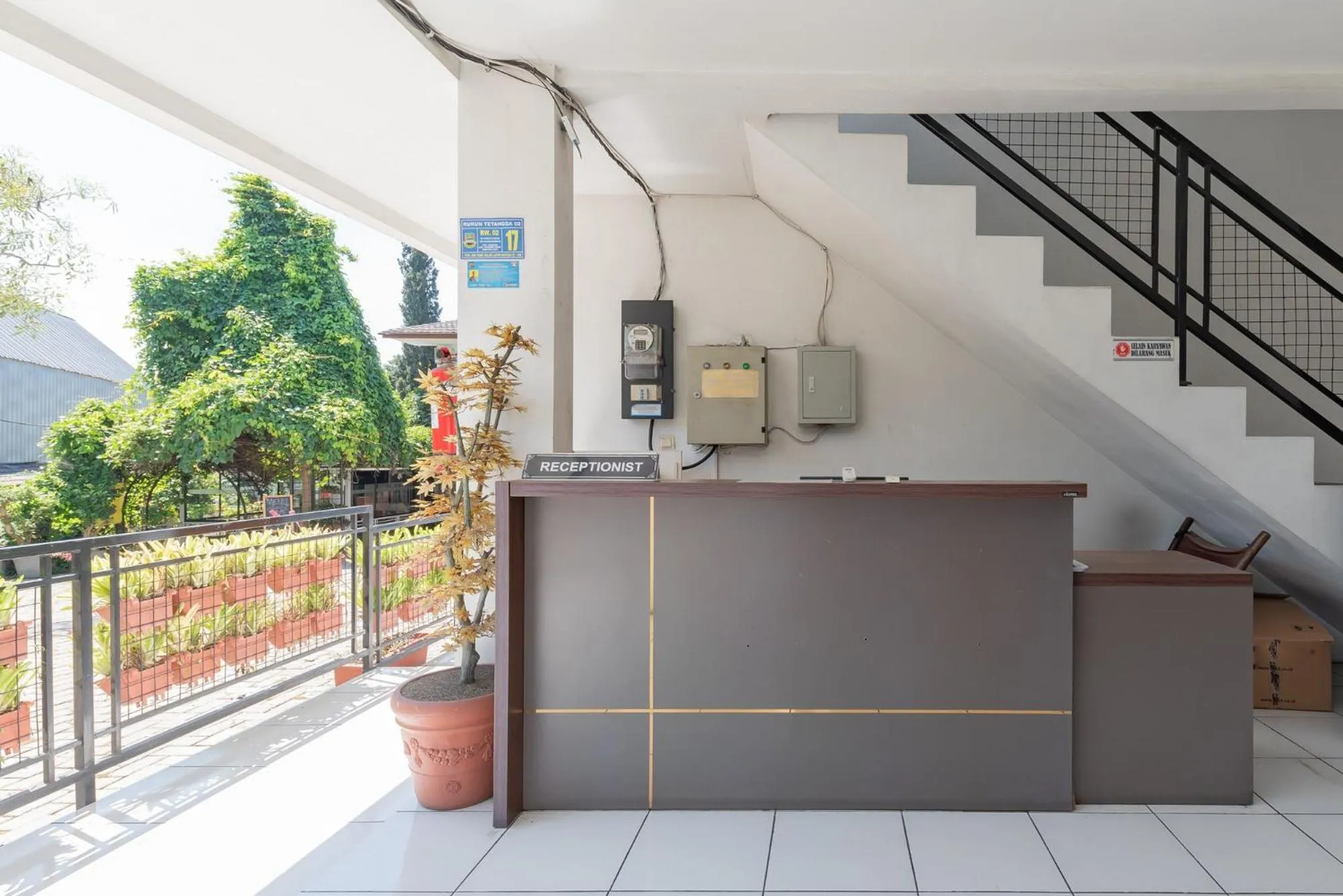 Lobby or reception in Urbanview Kazanan Setiabudi Bandung