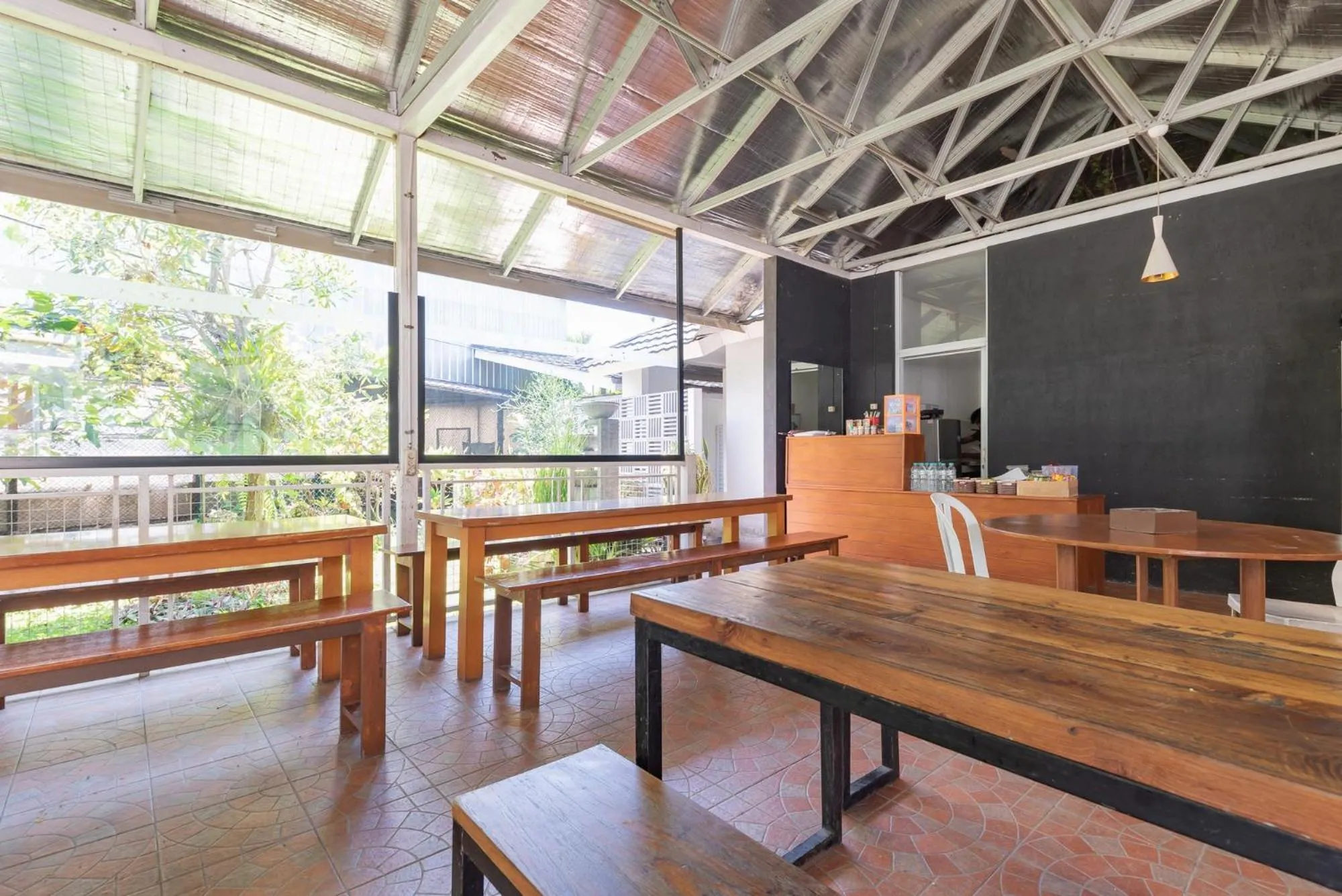 Seating area in Urbanview Kazanan Setiabudi Bandung