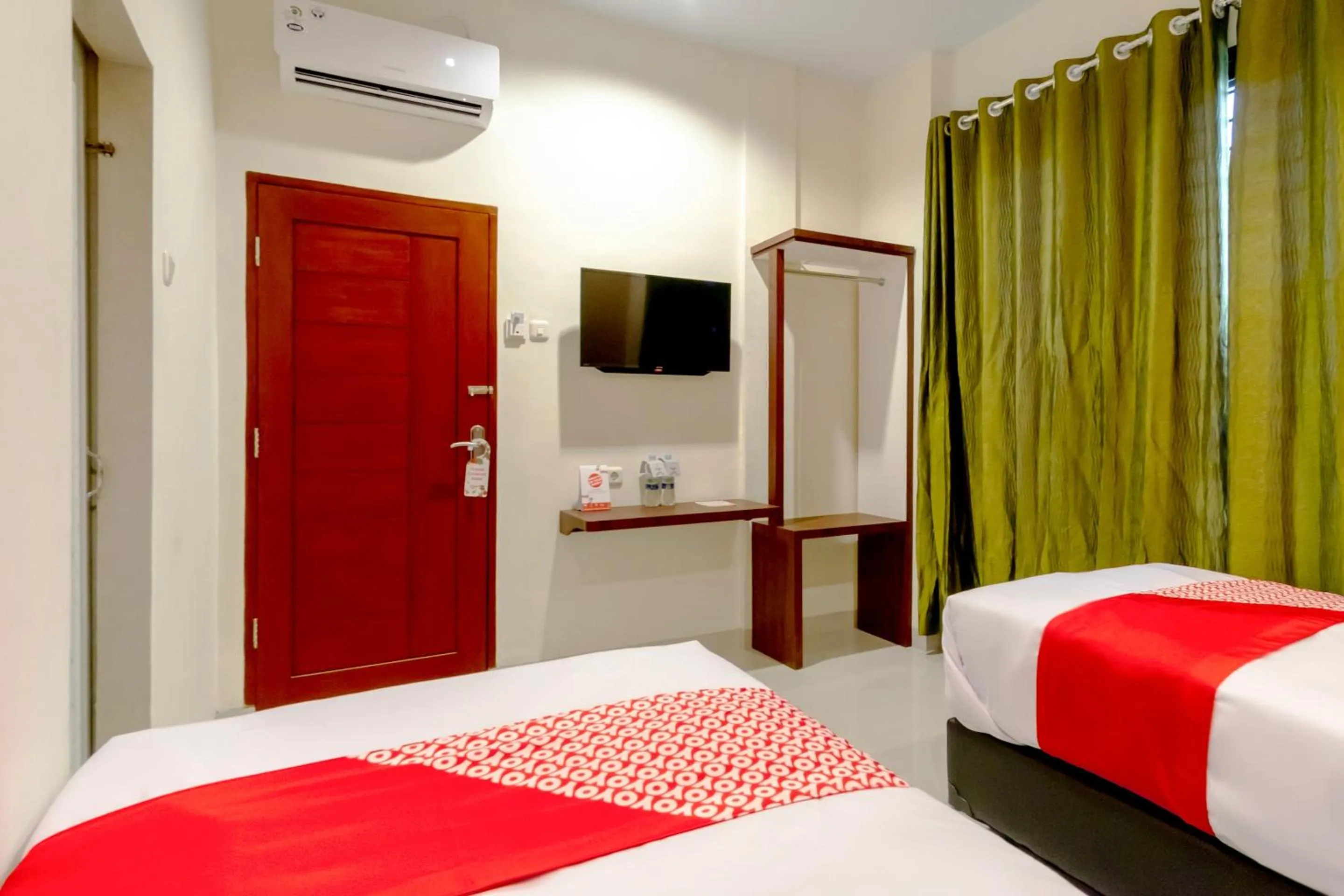 Bedroom, Bed in Capital O 1585 Ring Road Residence