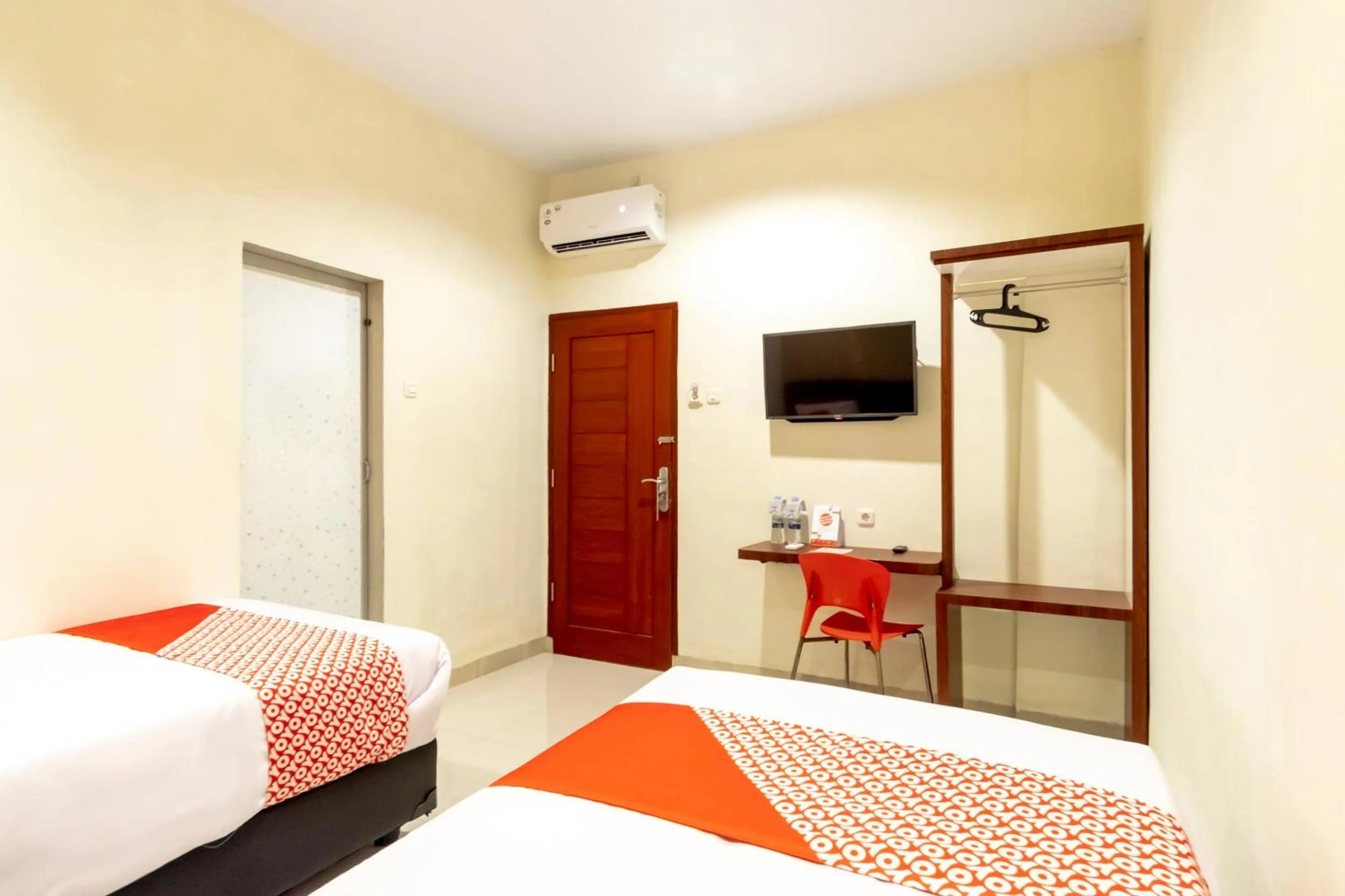 Bedroom, Bed in Capital O 1585 Ring Road Residence