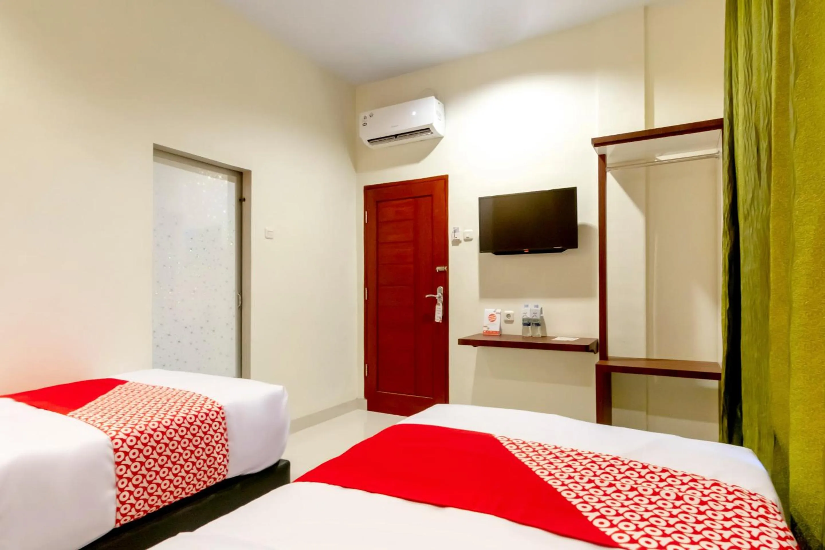 Bedroom, Bed in Capital O 1585 Ring Road Residence