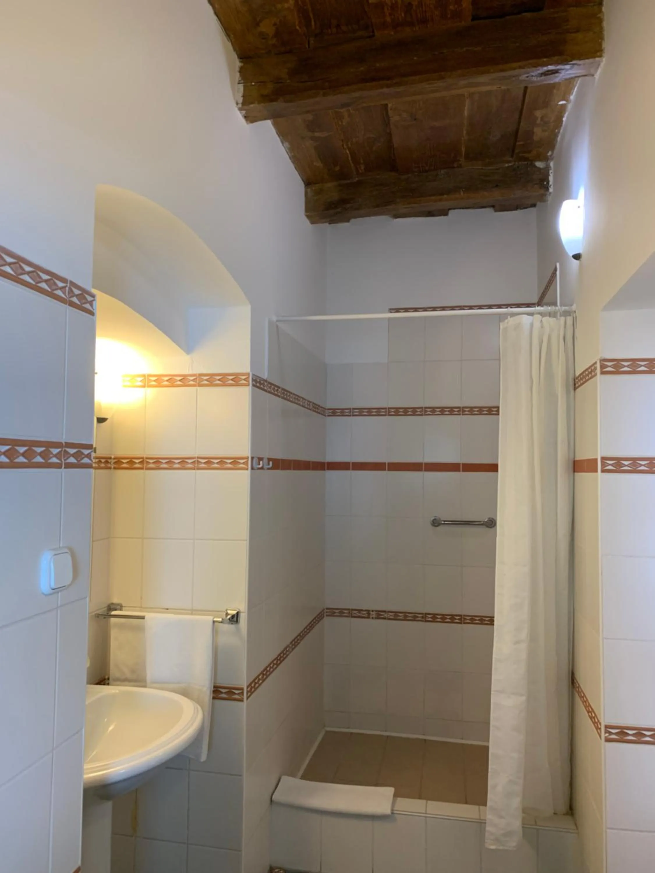 Bathroom in MiLLER's Inn Panzió és Étterem