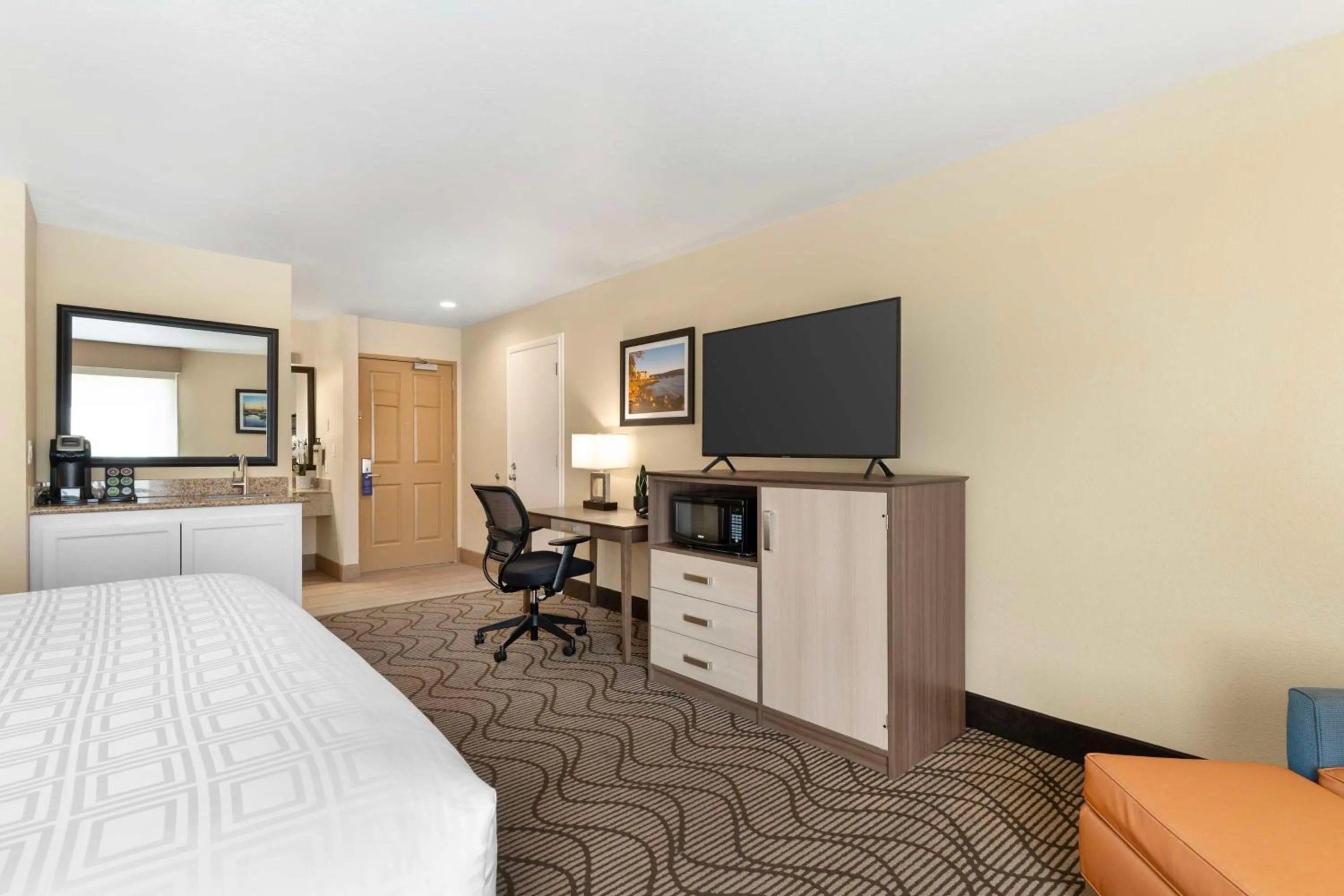 Bedroom, Bed in Best Western Plus Heritage Inn