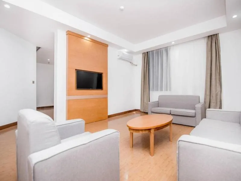 Bed in GreenTree Inn Xuchang Yucheng County Ziyun Avenue Business Hotel