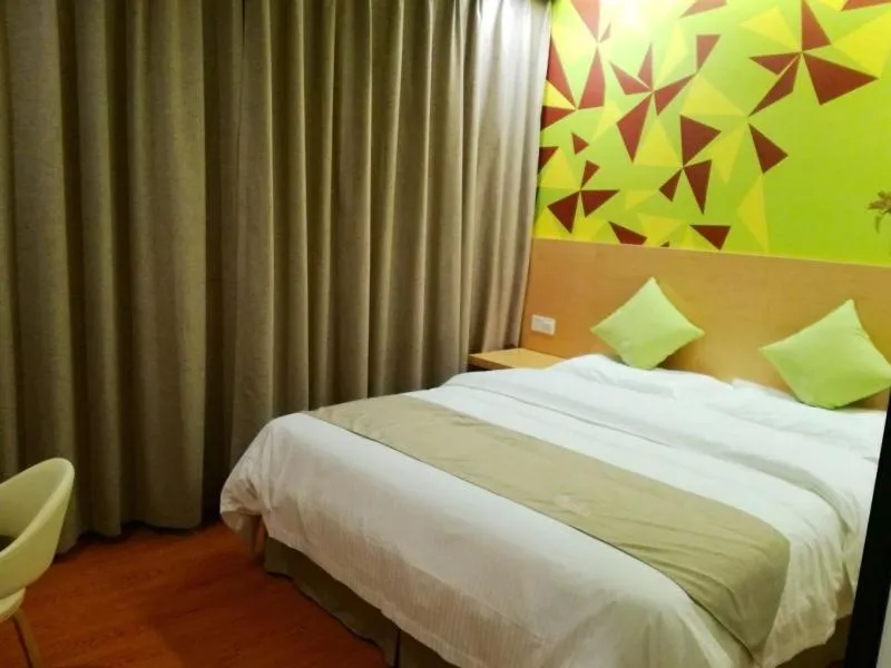 Bed in Vatica Xuzhou Suining Bus Station Building Materials City Hotel