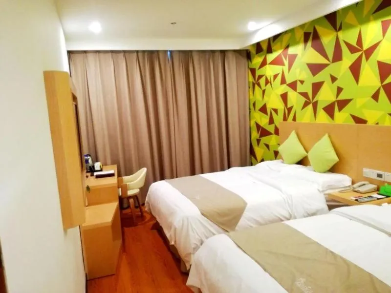 Bed in Vatica Xuzhou Suining Bus Station Building Materials City Hotel