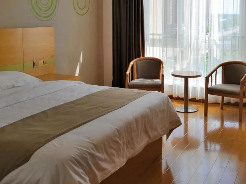 Bed in GreenTree Inn Liaocheng Economic Development Zone Huitong Logistics Park Express Hotel