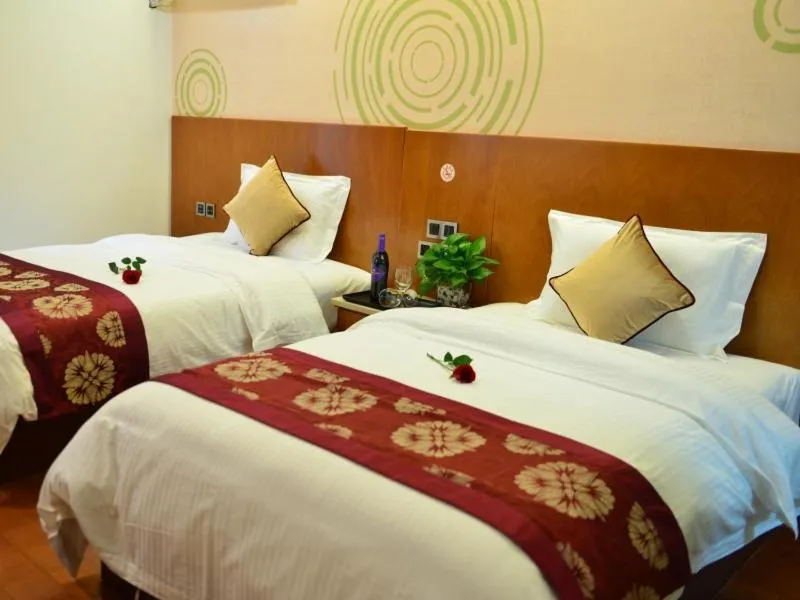 Bed in GreenTree Inn Ziyang Lezhi Government Tianchi Town Express Hotel