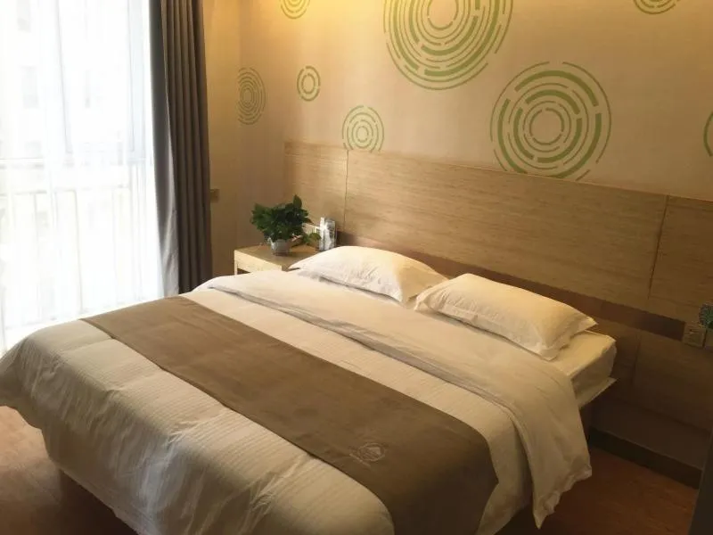 Bed in GreenTree Inn Chengde Development Zone University City Express Hotel