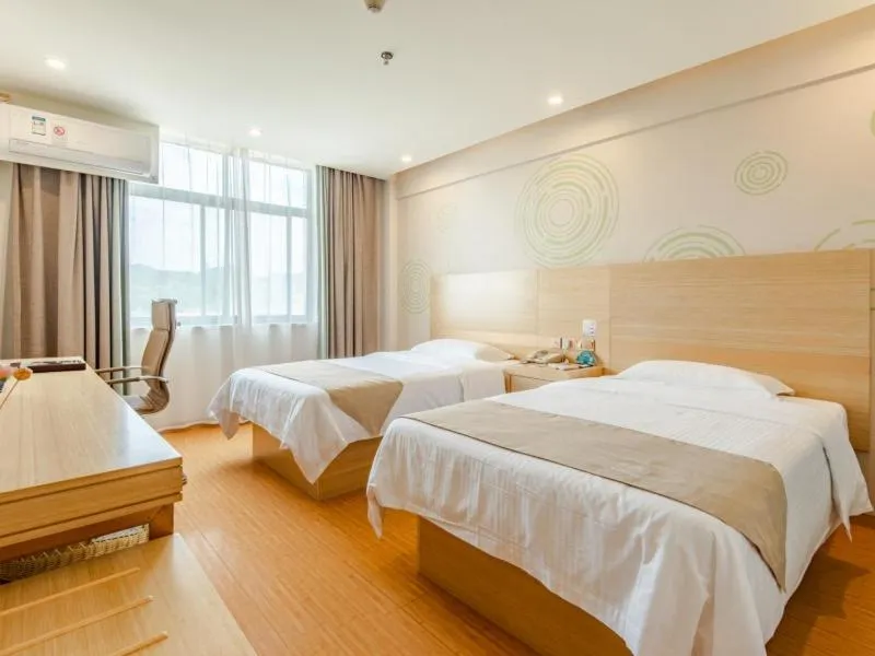 Bed in GreenTree Inn LiuAn Huoshan County Yingjia Avenue County Hospital Express Hotel