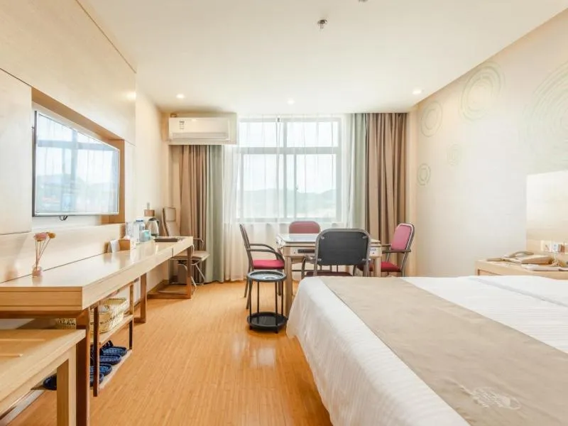 Bed in GreenTree Inn LiuAn Huoshan County Yingjia Avenue County Hospital Express Hotel