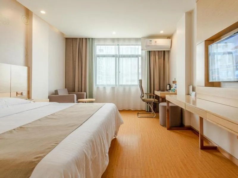 Bed in GreenTree Inn LiuAn Huoshan County Yingjia Avenue County Hospital Express Hotel
