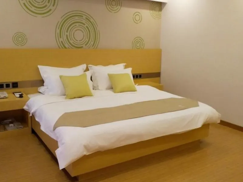 Bed in GreenTree Inn HuaiAn Area for development Shenzhen East Road Express Hotel
