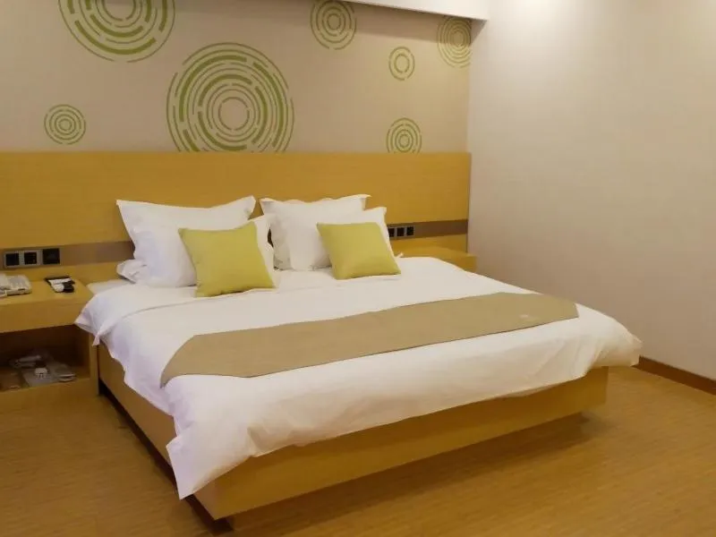 Bed in GreenTree Inn HuaiAn Area for development Shenzhen East Road Express Hotel