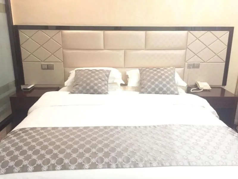 Bed in GreenTree Alliance Bengbu Railway Station Hotel
