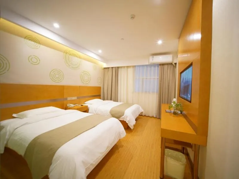 Bed in GreenTree Inn ShanghaiBaoshan District Tieshan Road Youyi Road Hotel