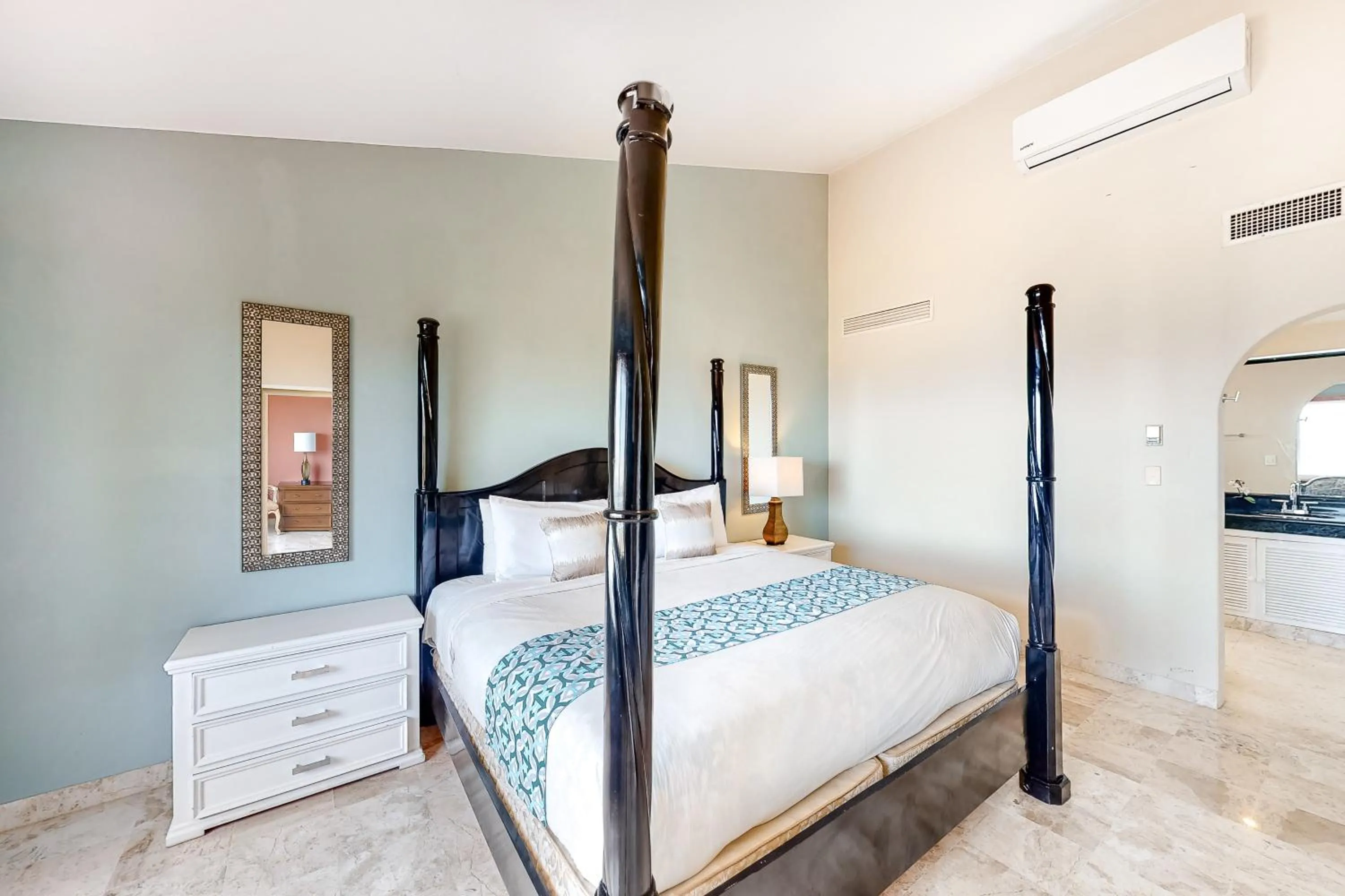 Bed in Seashell 334 @ Fishermen