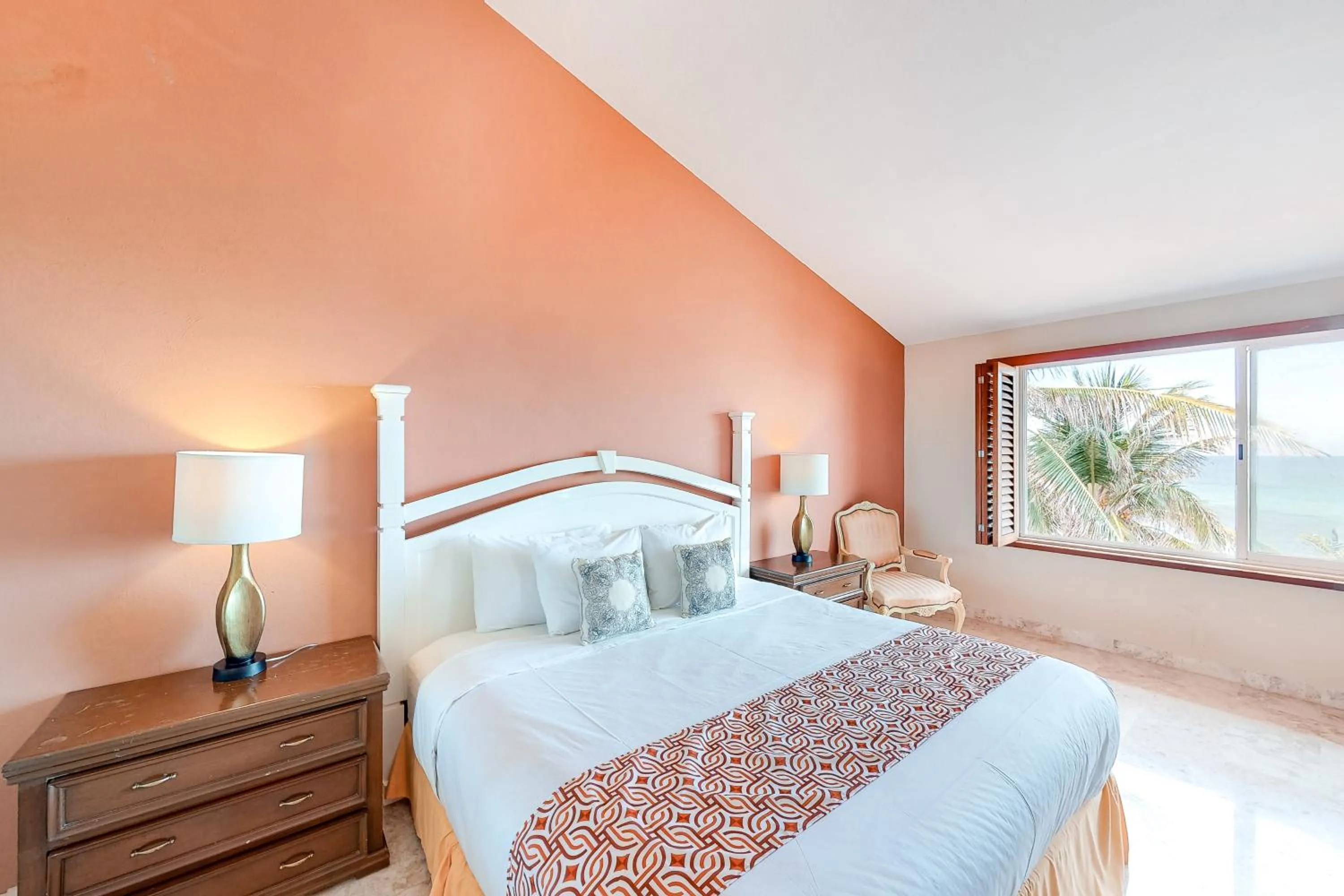 Bed in Seashell 334 @ Fishermen