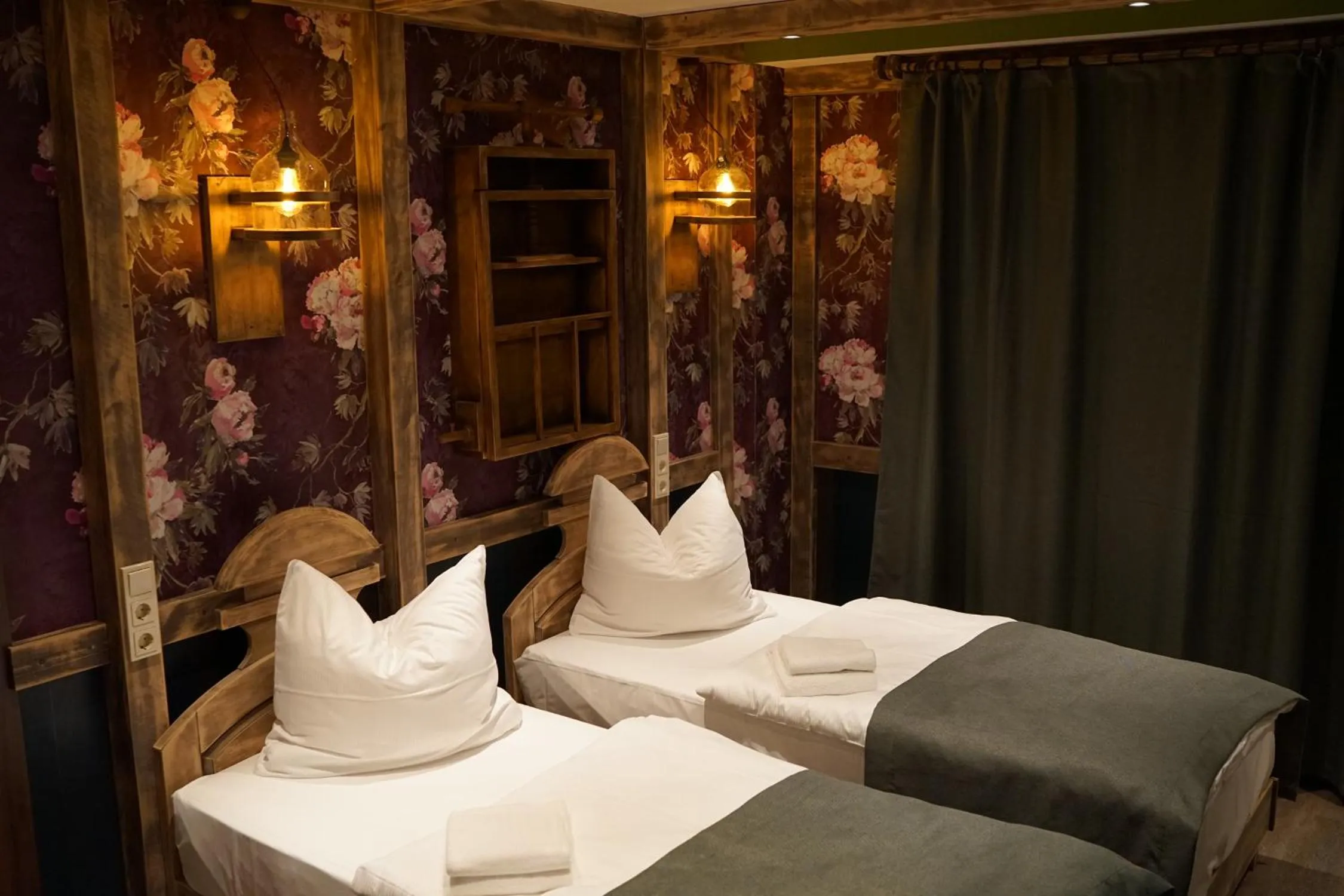 Bedroom, Bed in Aparthotel MyCologne