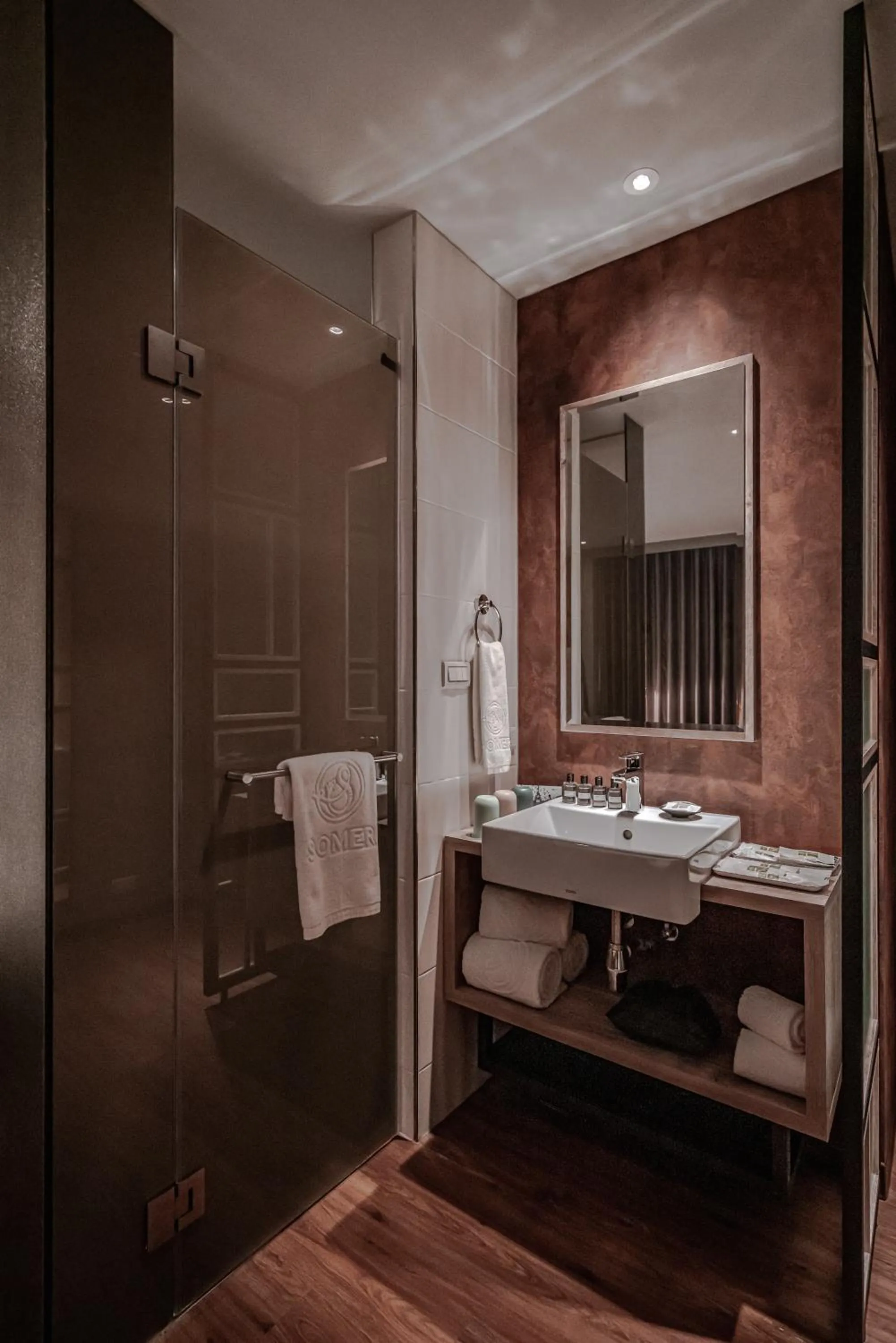 Bathroom in Somer Chew Hotel