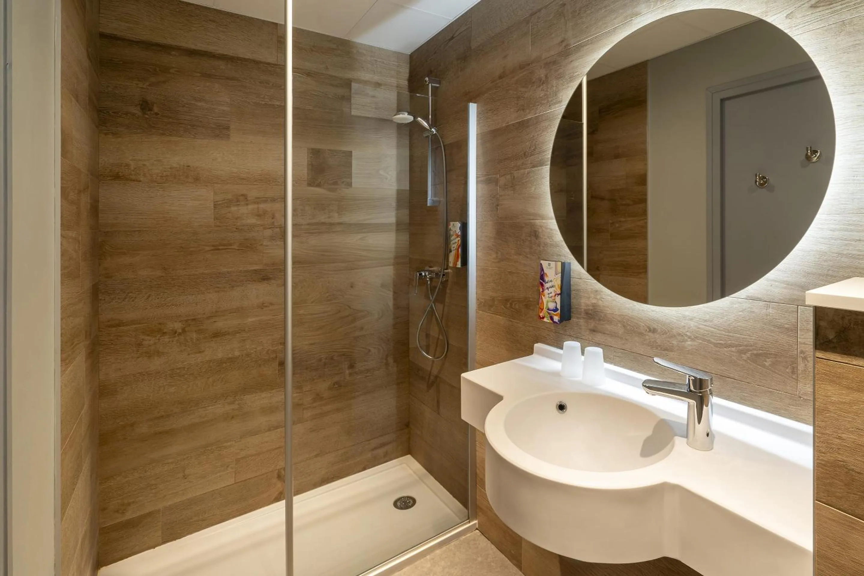 Shower in Sure Hotel by Best Western Dole