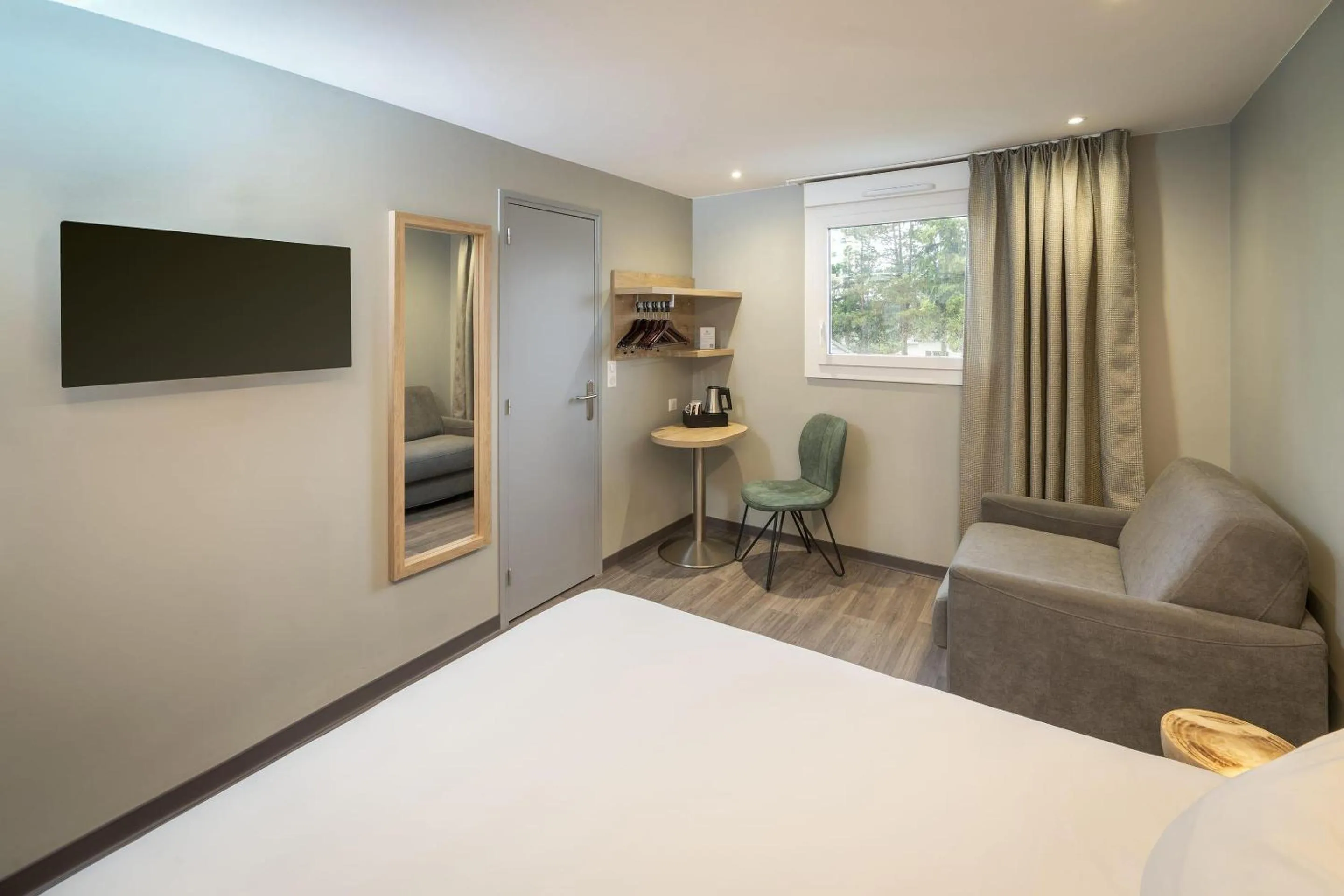 Bedroom, Bed in Sure Hotel by Best Western Dole