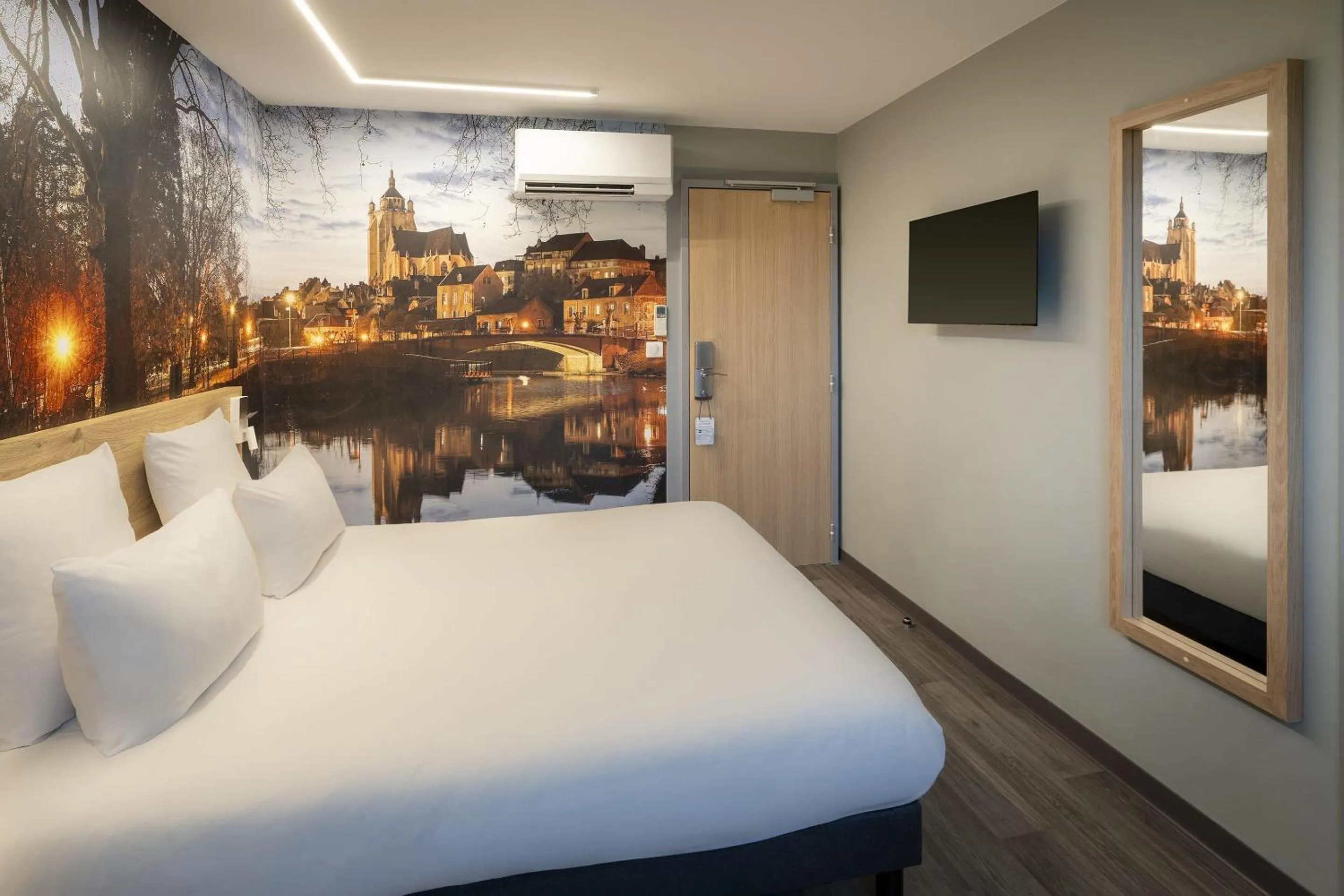 Bedroom, Bed in Sure Hotel by Best Western Dole