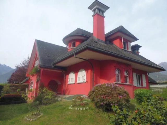 Property building in A casa di Lara