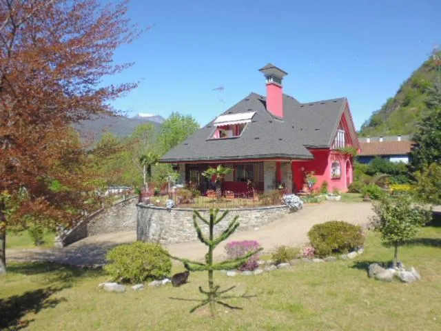 Property building in A casa di Lara