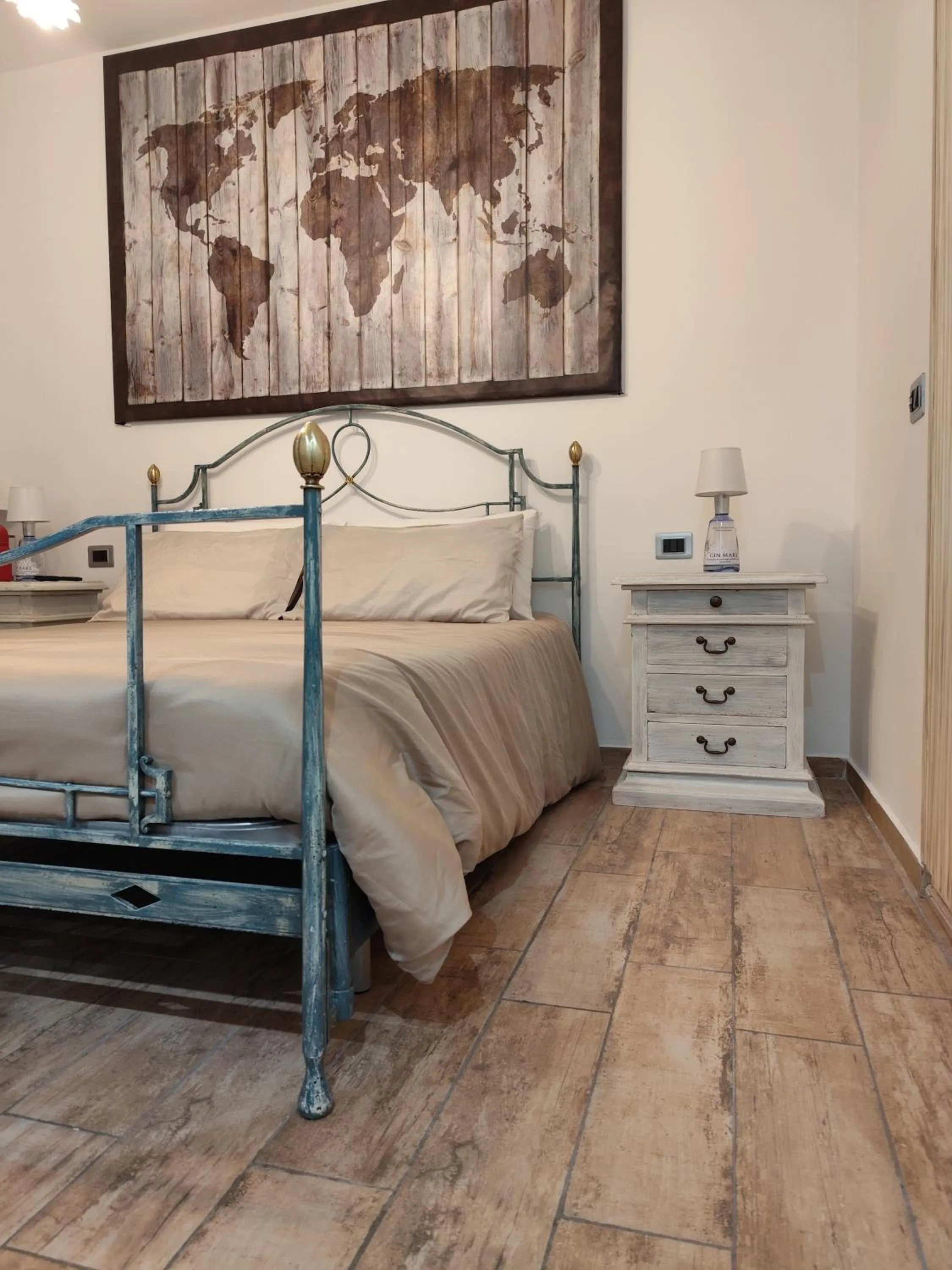 Bedroom, Bed in Forese House