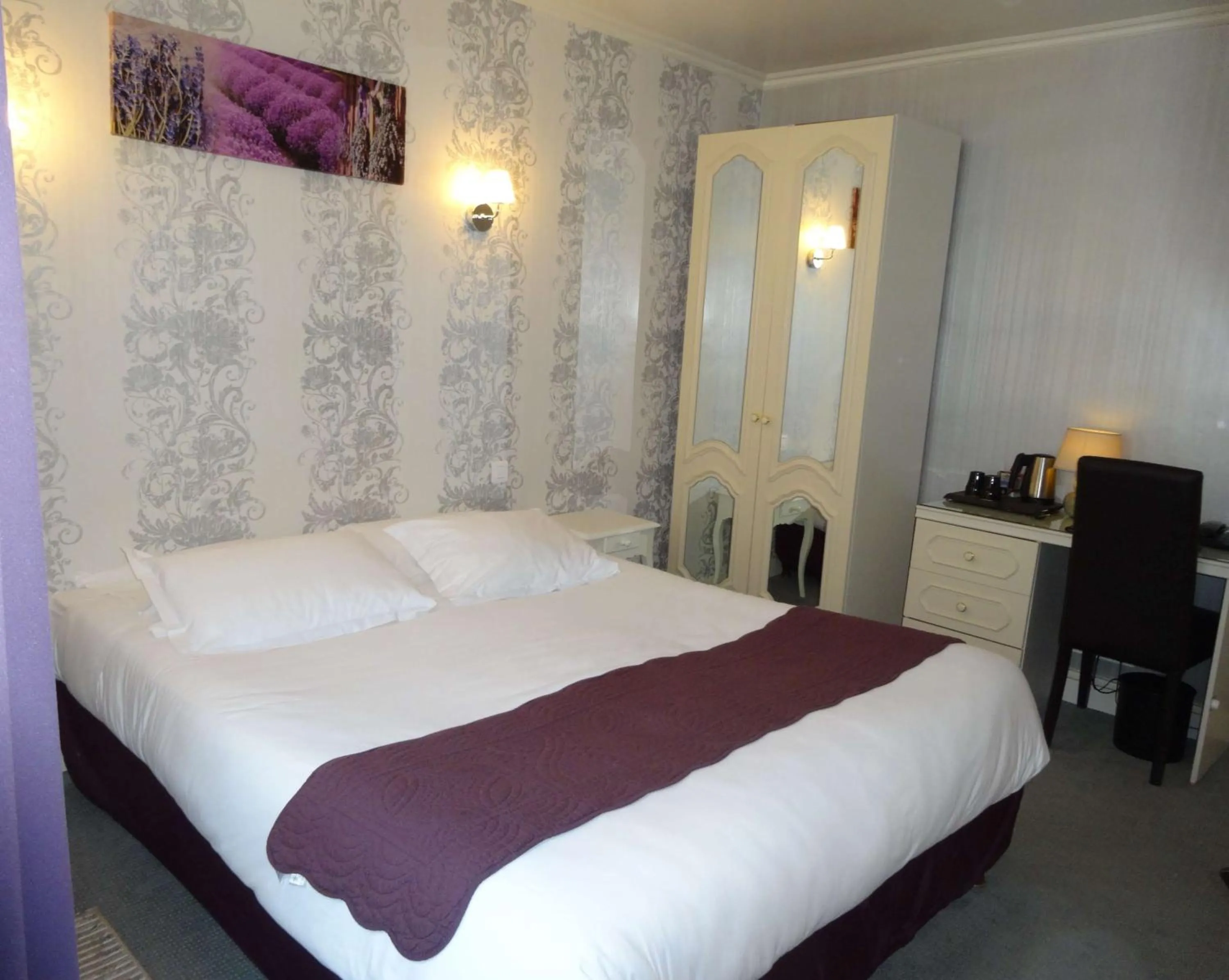 Photo of the whole room, Bed in Best Western Hôtel Montgomery