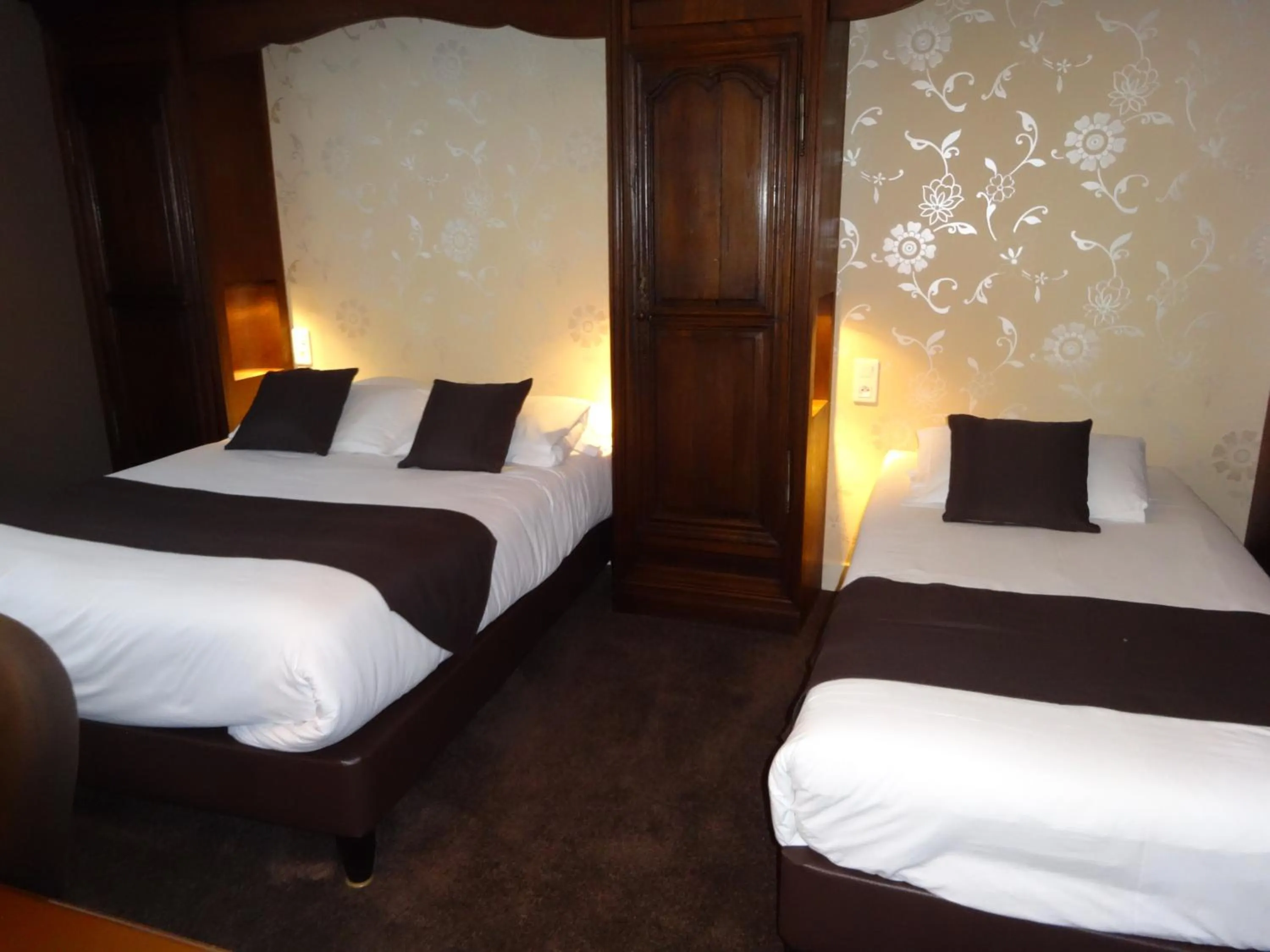 Bedroom, Bed in Best Western Hôtel Montgomery