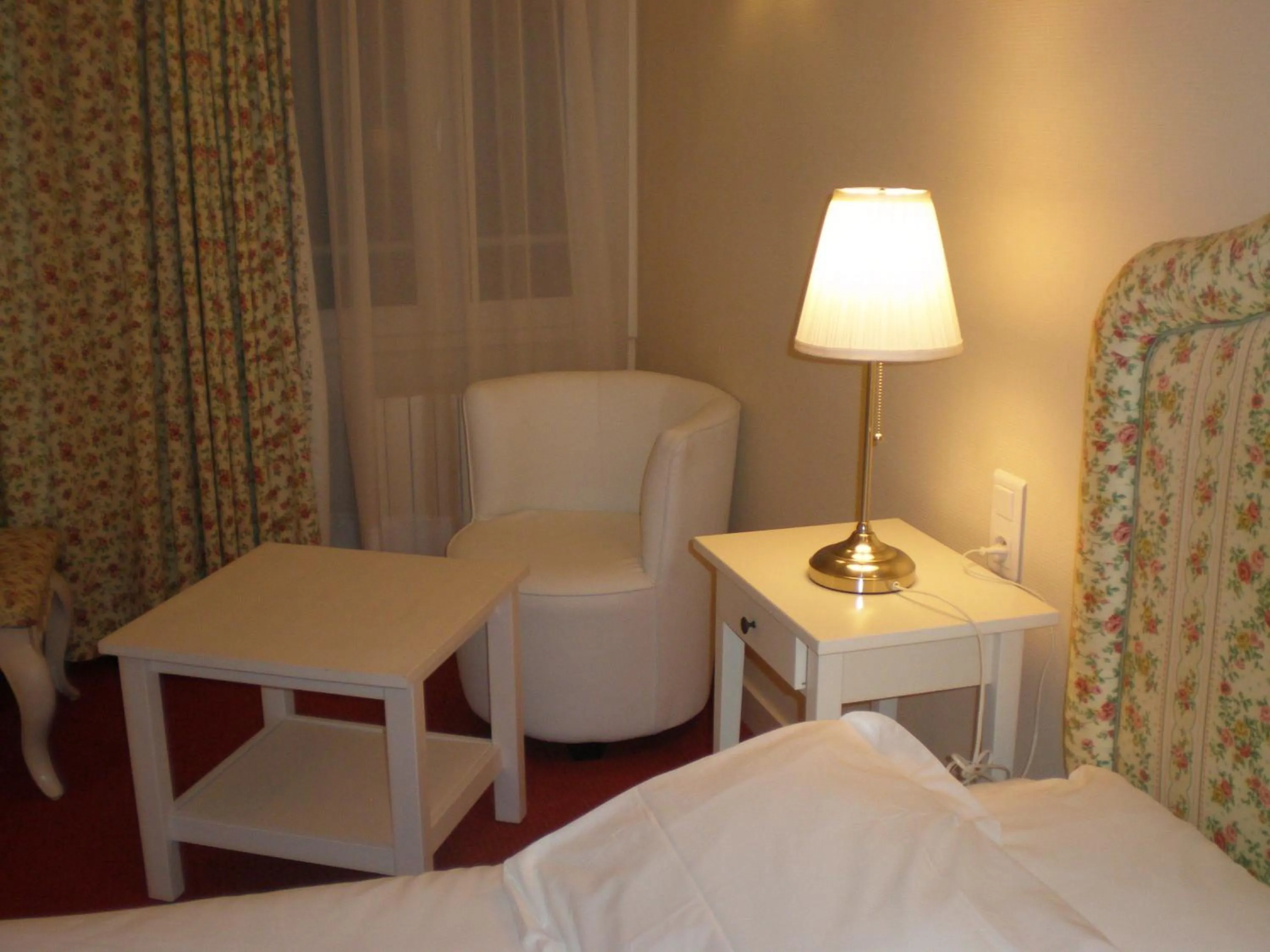 Photo of the whole room, Bed in Best Western Hôtel Montgomery