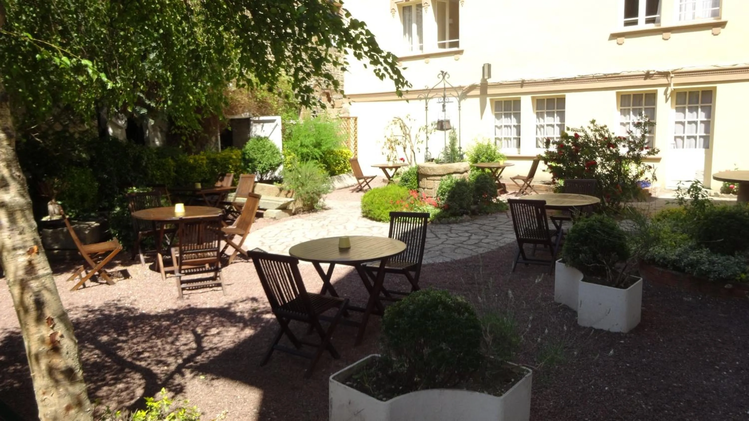Garden in Best Western Hôtel Montgomery