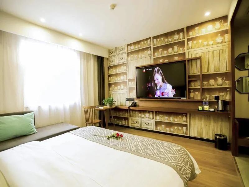 Bed in GreenTree Inn Xuzhou Economic Development Zone Da Miaozhen Business Hotel