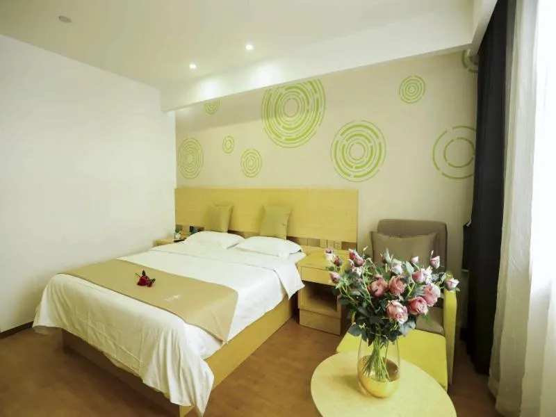 Bed in GreenTree Inn Xuzhou Economic Development Zone Da Miaozhen Business Hotel