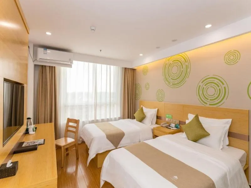 Bed in GreenTree Inn Jining Qufu High Speed Railway Station Express Hotel