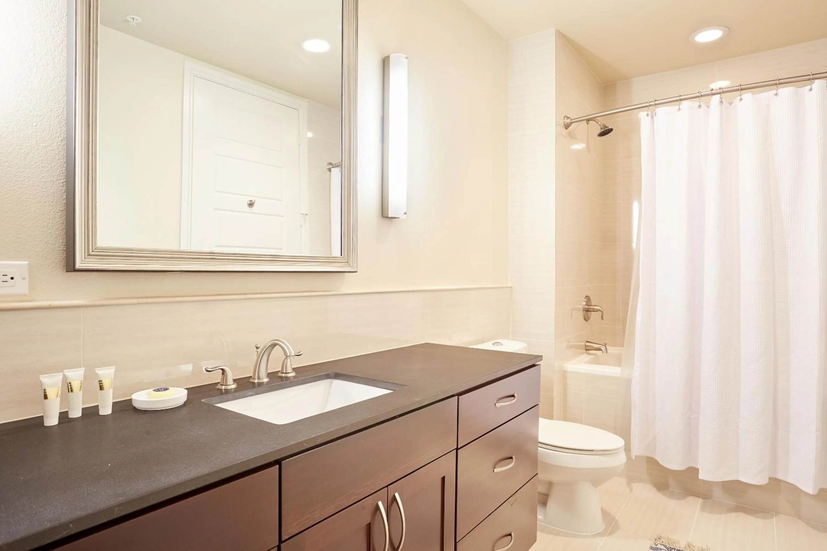 Living room in Sonder at The Catherine