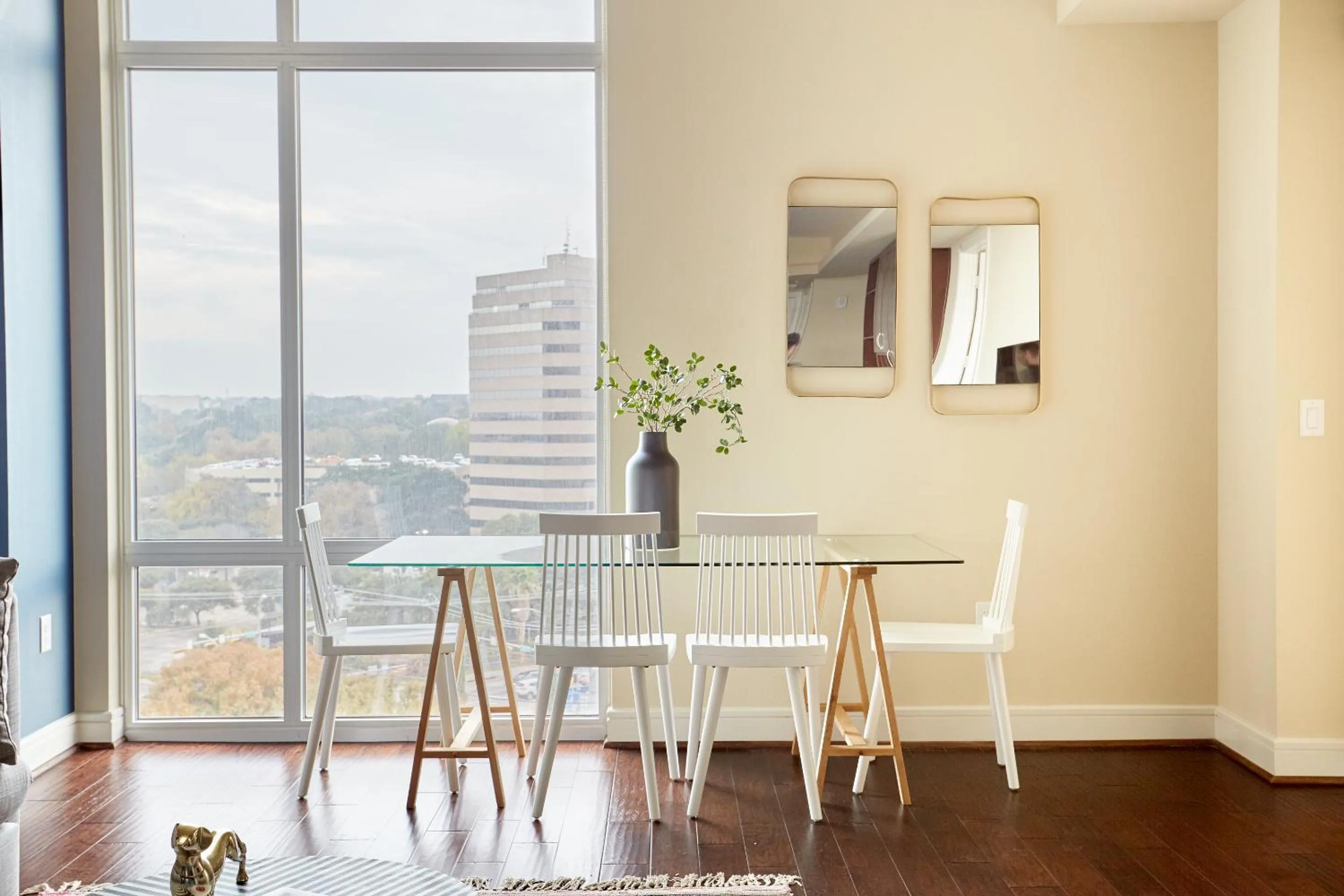 Living room in Sonder at The Catherine