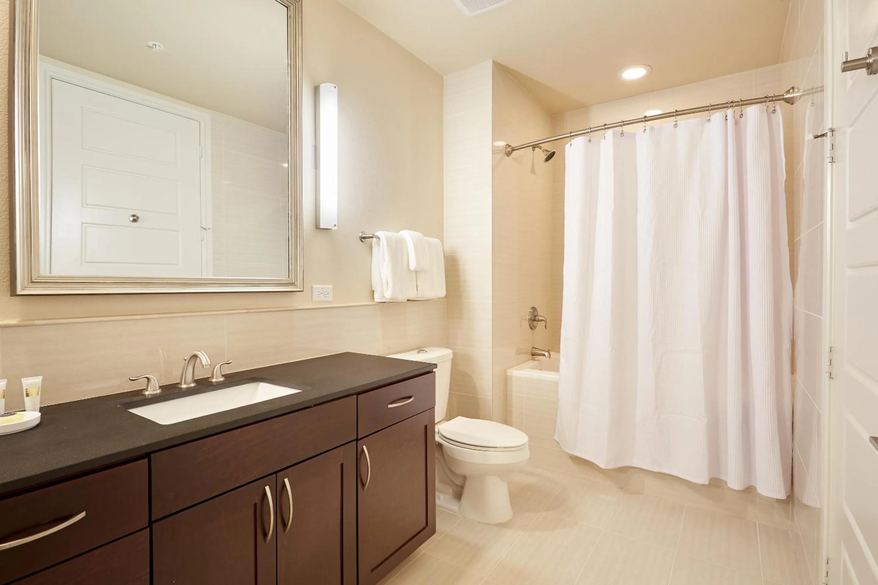 Living room in Sonder at The Catherine