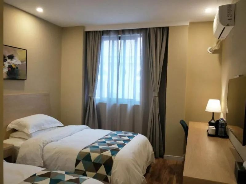 Shell Shanghai New International Expo Center Fanghua Road Metro Station Hotel