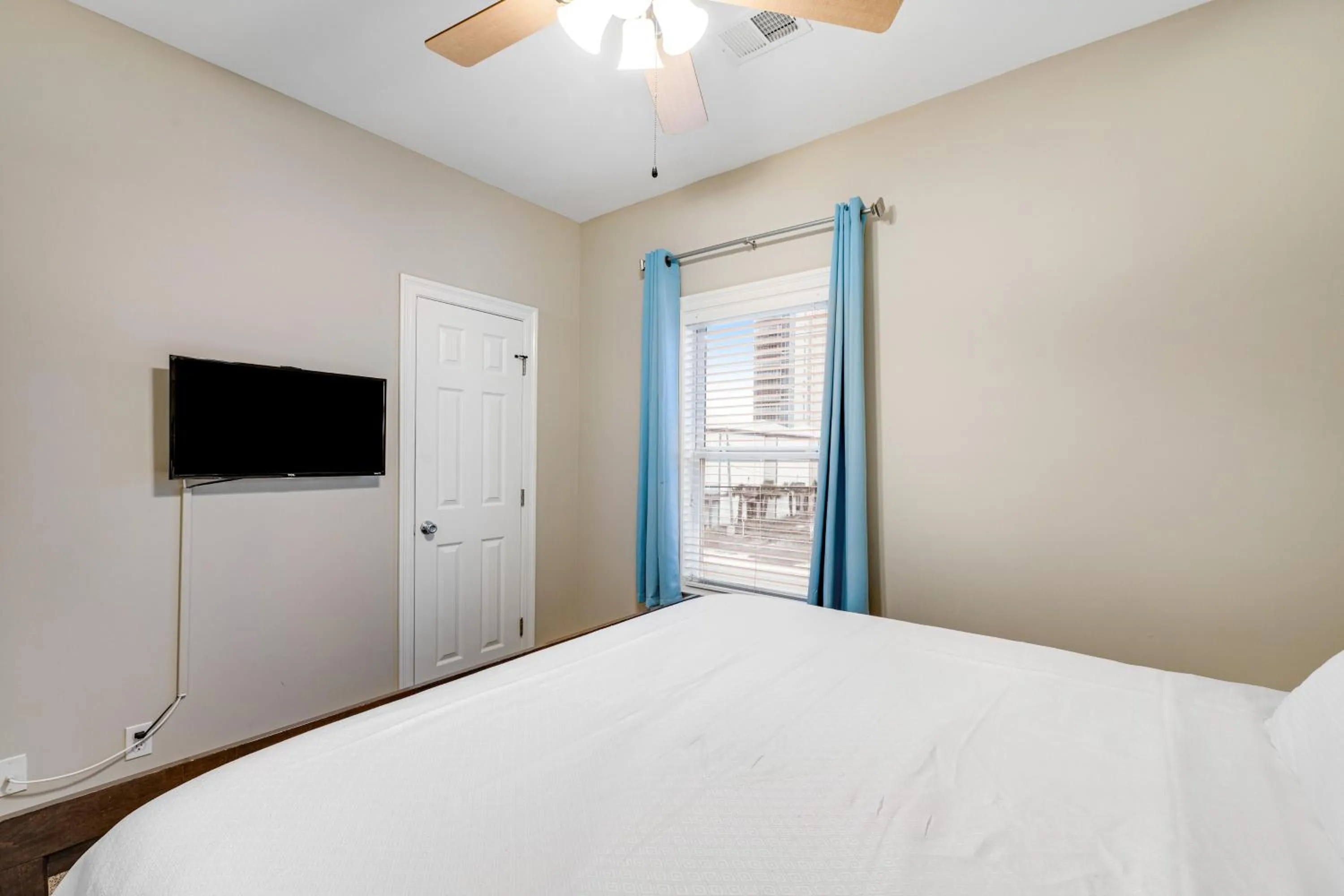 Bed in Wave Dancer by Meyer Vacation Rentals