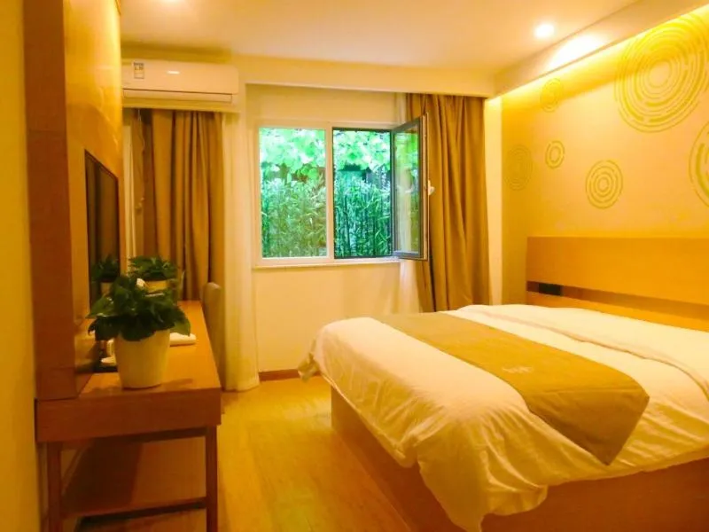 Bed in GreenTree Inn Texas Linyi County Jibei Bus Terminal Express Hotel