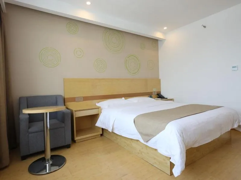 Bed in GreenTree Inn Suzhou Caohu Industrial Park Express Hotel