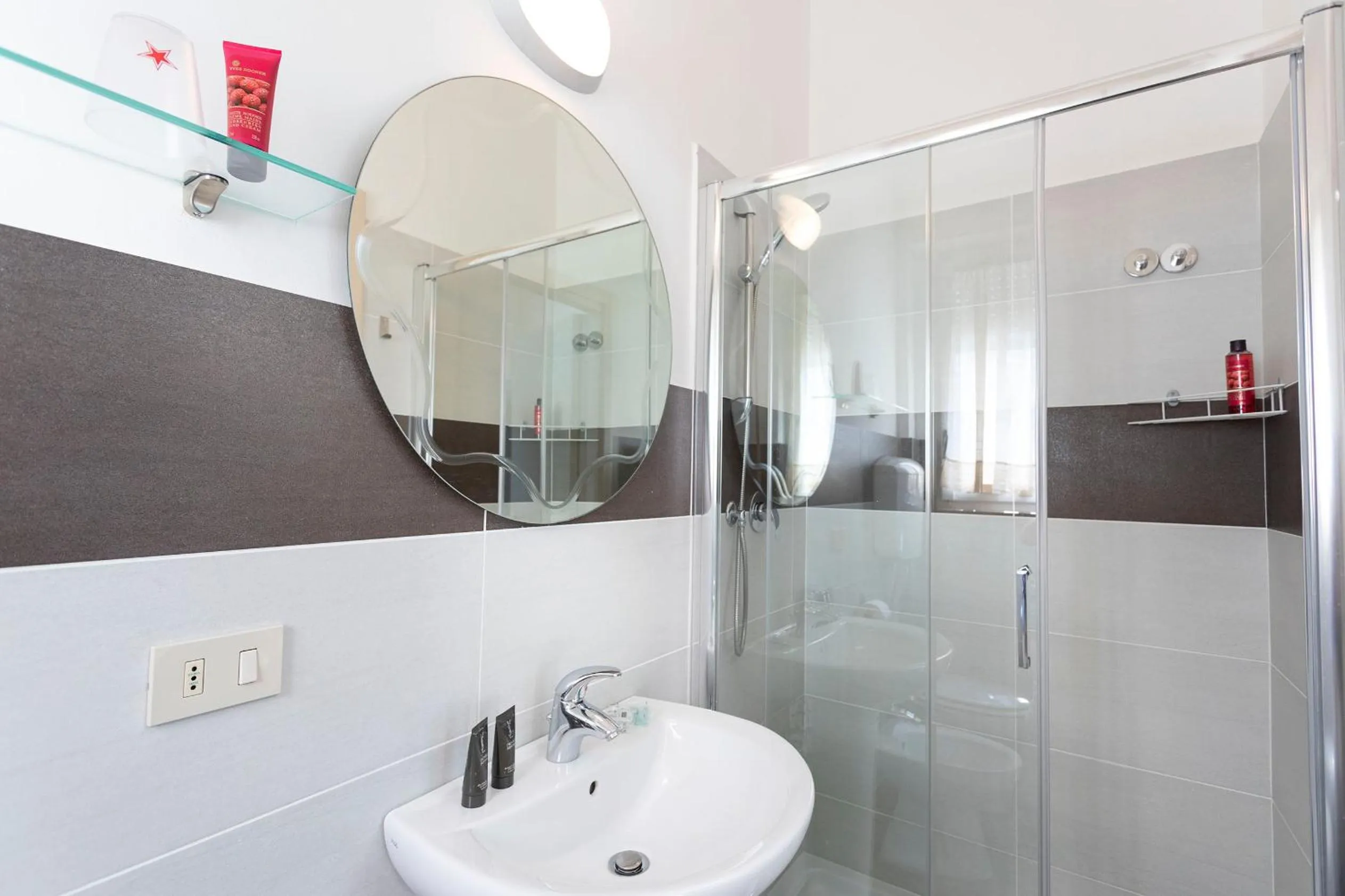 Bathroom in G House Rimini Spiaggia