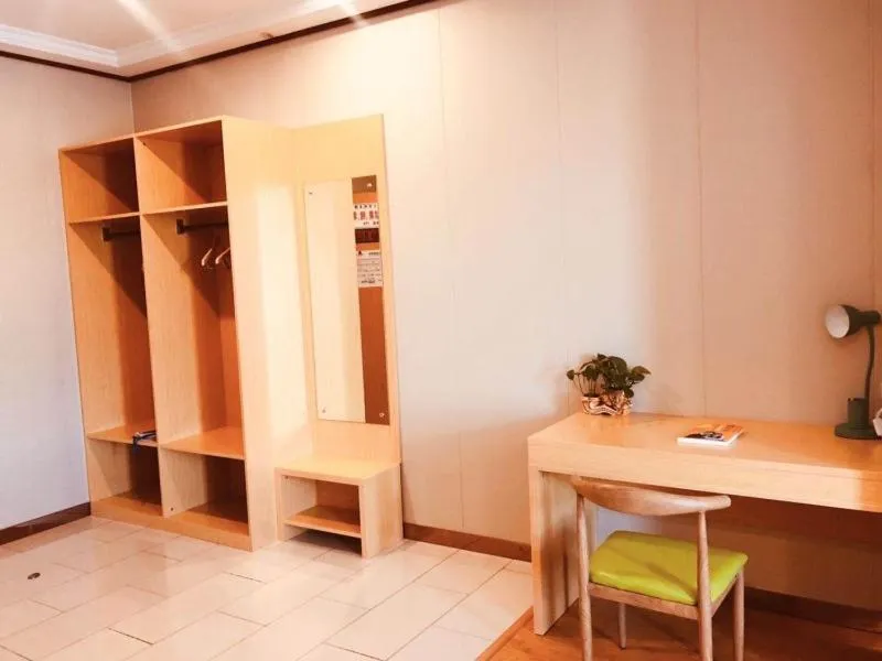 GreenTree Inn Qinhuangdao Lulong County North Gate Road Express Hotel