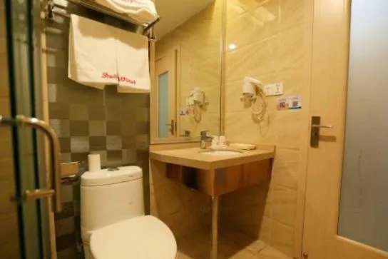 Bathroom in Shell Shanghai Qingpu District National Convention And Exhibition Center Xinfeng Middle Road Hotel