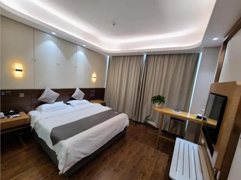 Bed in GreenTree Eastern Rizhao High Speed Railway Station Hotel