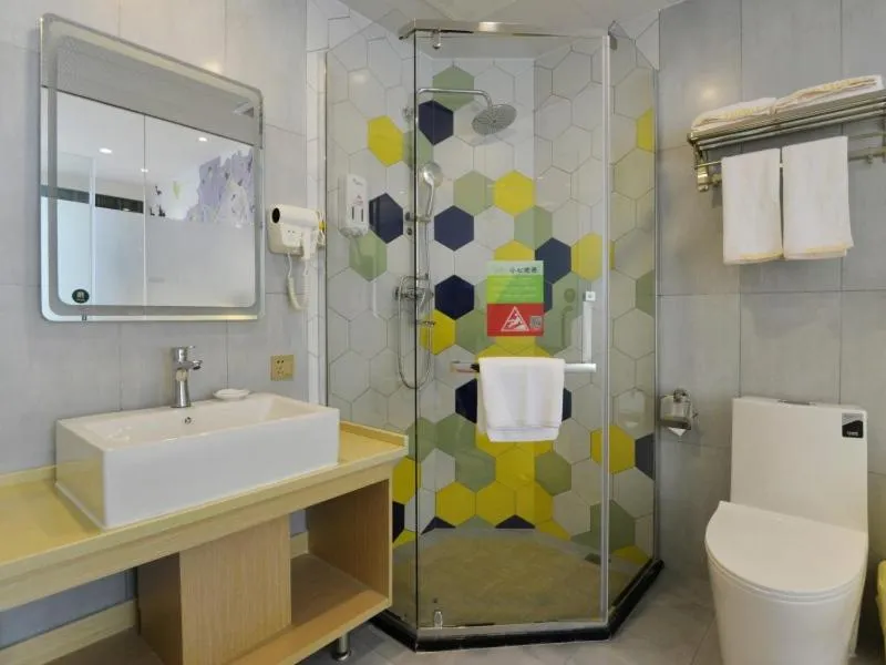 Vatica Huanggang Luotian County City Square Hotel